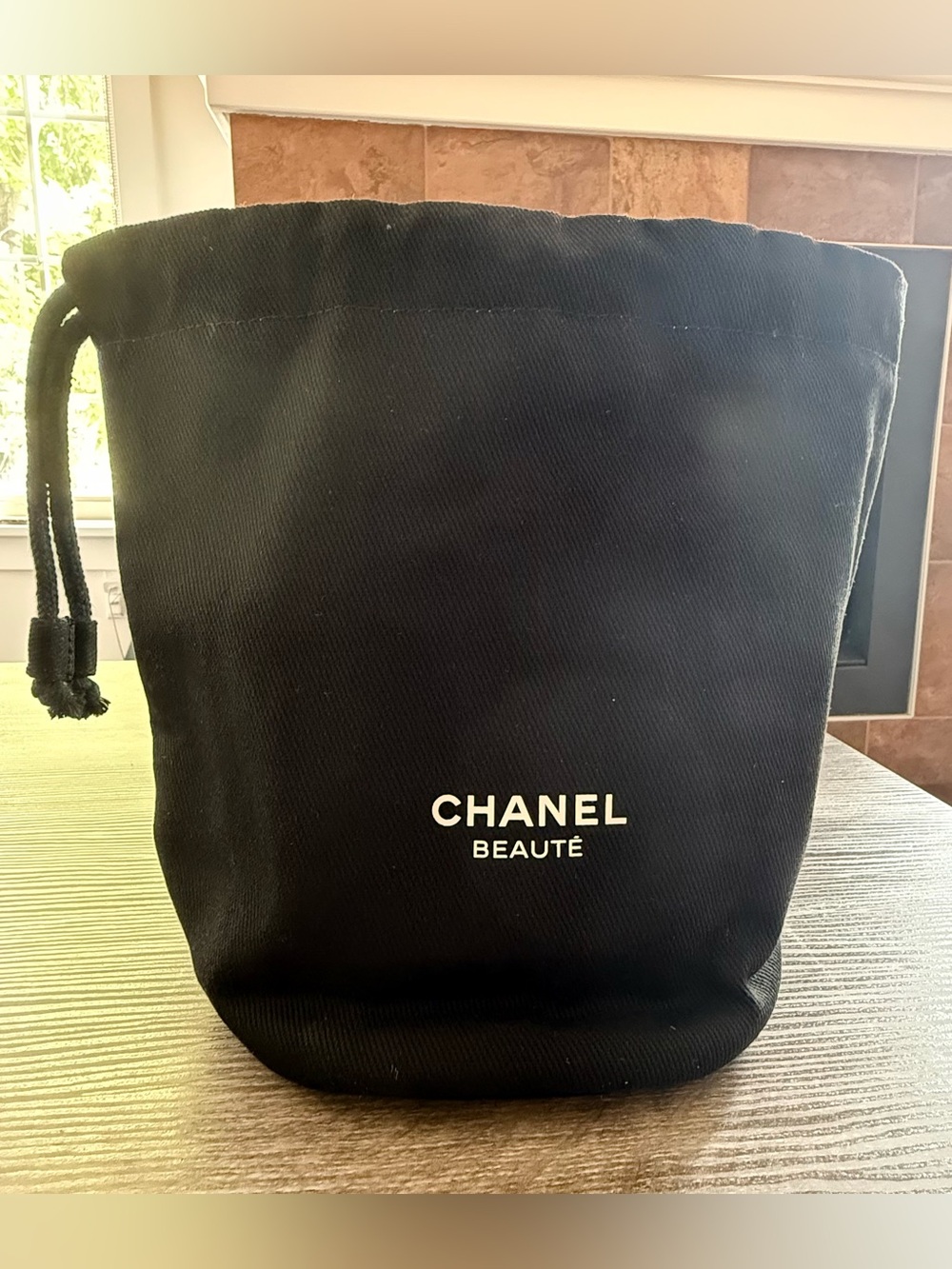 CHANEL Beauté Black Drawstring Pouch 22x15cm